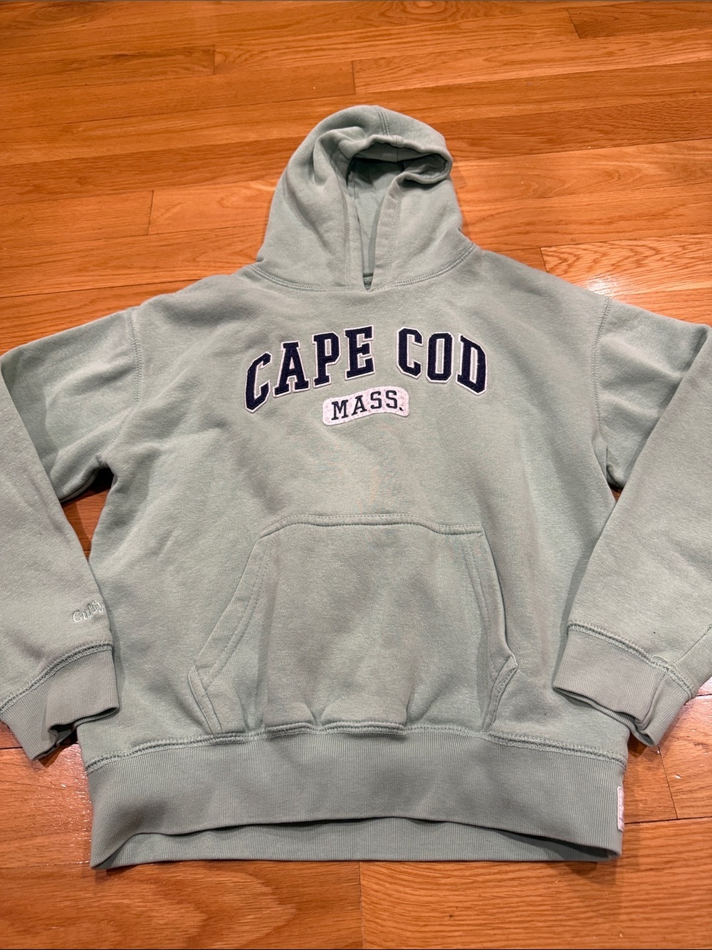Cuffy’S kids cape cod hoodie size medium (10-12).